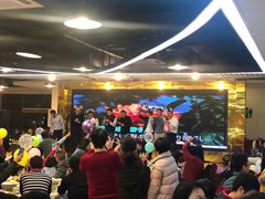 等位区-海鲜城大家餐厅