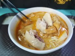 -亚王咖喱鸡米粉面