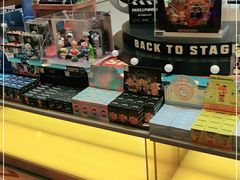 -泡泡玛特POPMART(蓝色港湾店)