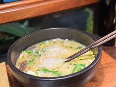-银米·云南传统过桥米线(双廊黑金冠店)