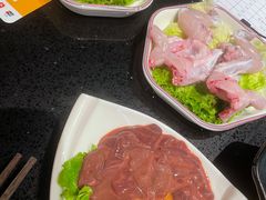 现杀牛蛙-三江两海老火锅(北京首店)