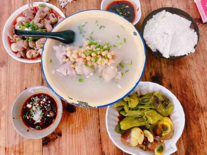 胡记蹄花汤-"说了很久的蹄花汤终于过来吃啦我们两个人.