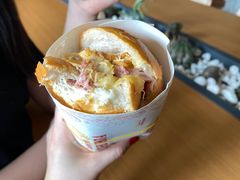 -Bánh Mì Huynh Hoa