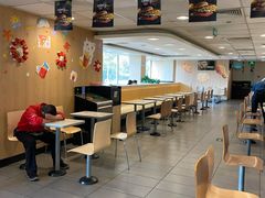 用餐区-麦当劳(军博店)