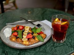 草莓蓝莓华夫饼-Lokal(武康路店)