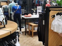 -lululemon(上海浦东IFC店)