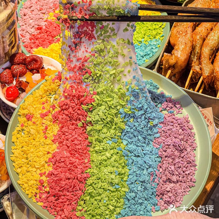 开来南京一定要吃的巨无霸冰激凌桶!料超多!