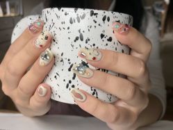 -UGIRL有个美甲