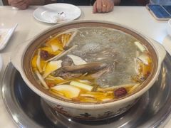 酸萝卜老鸭汤-土连锅·现熬养生汤锅(梁家巷店)