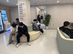 -上海大学附属上海和平眼科医院