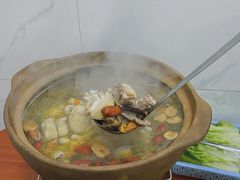 连州果园鸡-威邵鸡煲(西华路总店)