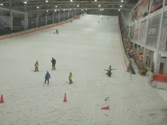 -乔波室内滑雪场
