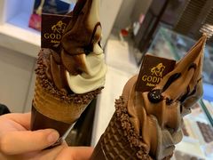 巧克力芝麻双拼冰淇淋-GODIVA(恒隆广场店)