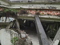 -四川汶川特大地震漩口中学遗址