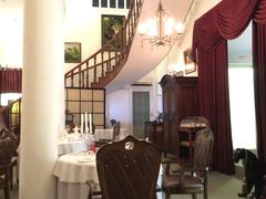 -La Villa French Restaurant