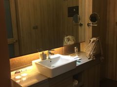 -西安大雁塔科技大学地铁站亚朵酒店