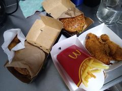 -麦当劳(龙洞店)