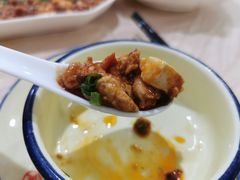 豆腐烧脑花-洪霞餐馆
