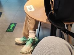 -星巴克(天津站13检票口)
