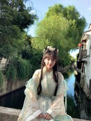 -一揽芳华汉服旗袍体验馆(拙政园店)