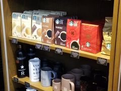 零售区-星巴克臻选(深圳华强北茂业店)