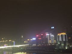 -屋顶顶城市·江景酒店-客房部