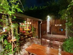 -Cuc Gach Quan Restaurant
