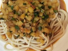 金牌烤羊排-新粤新疆菜清真餐厅(拱北店)