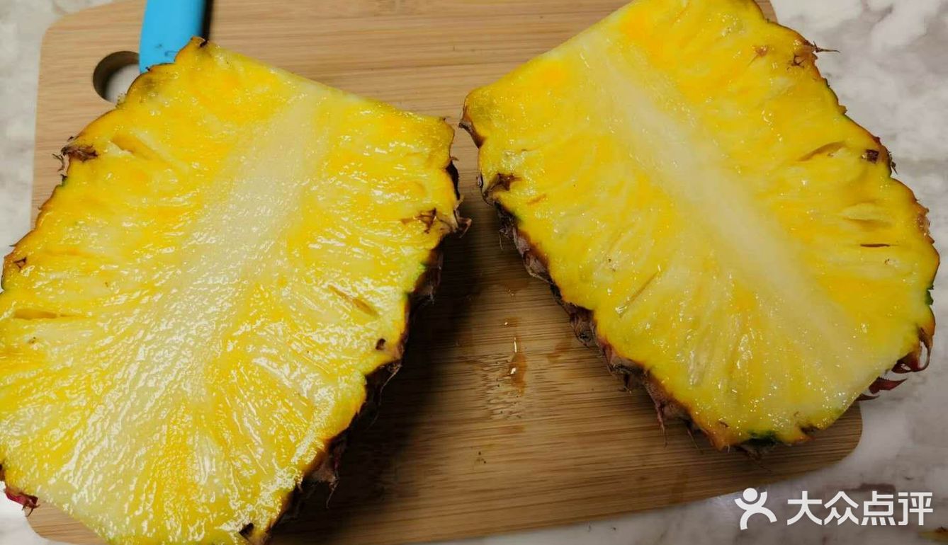 闻起来没有那么浓郁的果香味，但是吃起来是甜的