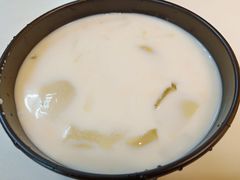 -志龙皇冠吃货椰子铺