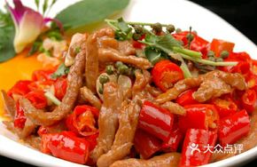 Yellow Braised Chicken with Medium Pot