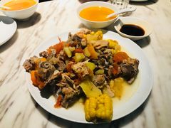 番茄玉米煲龙骨-汤城小厨•粤菜•靓汤(西直门凯德MALL店)