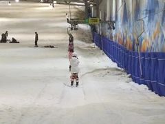 -乔波室内滑雪场