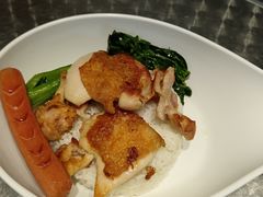 大块鸡扒肠仔饭-公仔堂港式茶餐厅(西村店)