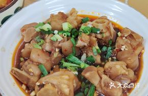 Snow-in-Red Pig Trotter Noodle Soup