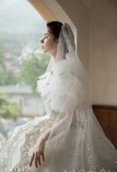 -艾米丽婚纱礼服