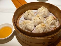 招牌鲜肉小笼包-佬泰丰斋· 乌镇茶食餐厅