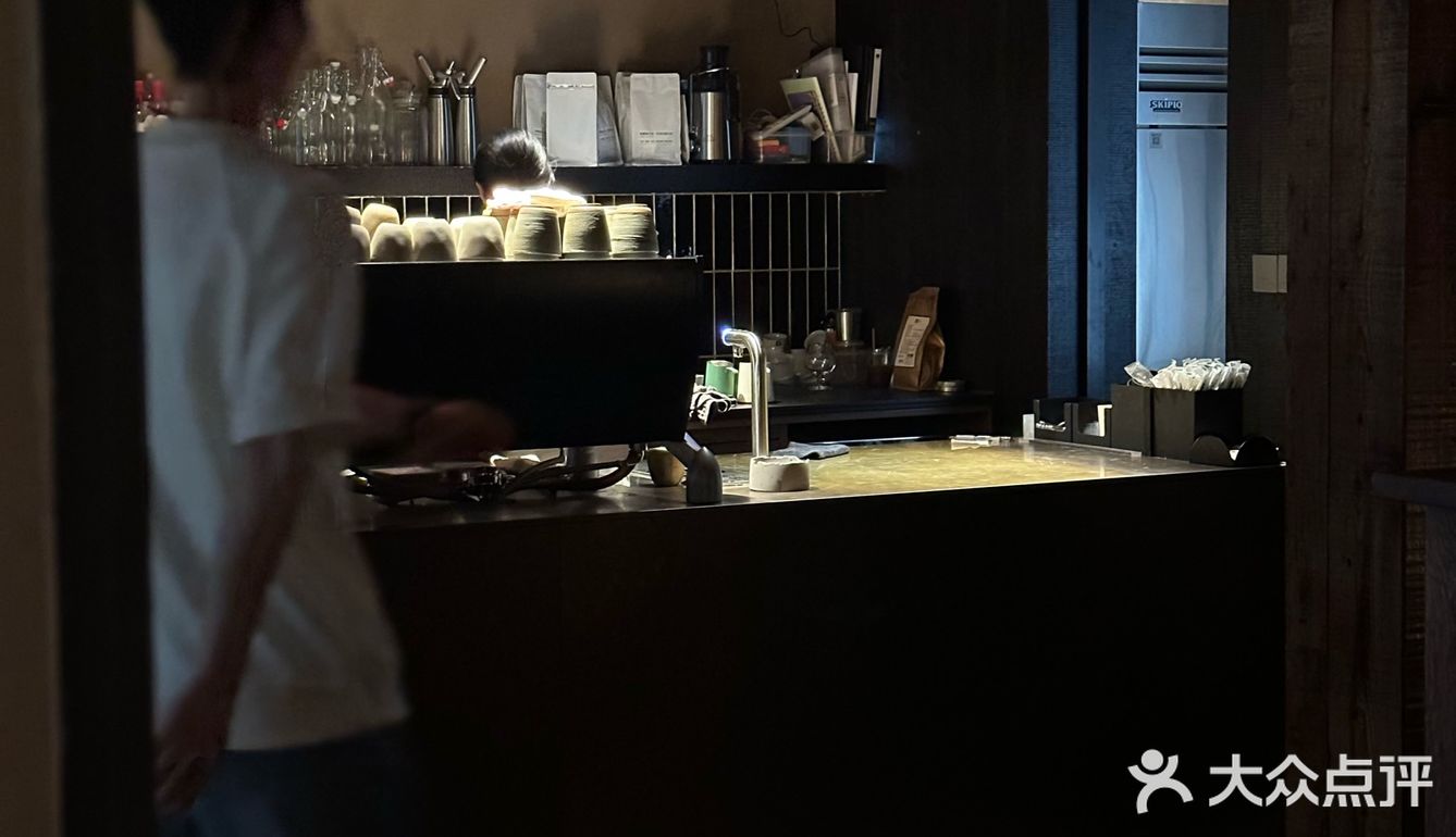 ☕️下雨天来喝个咖啡也太chill了
