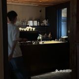 ☕️下雨天来喝个咖啡也太chill了
