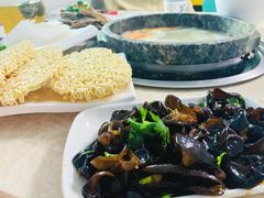 凉拌木耳-墨脱石锅椰子鸡•香草鸭•东山羊(大东海店)