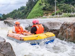 -虎啸峡漂流