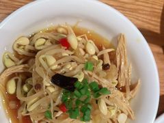 -诚铭记·虾仁汤包·成都小吃(融创店)