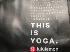 -lululemon(上海浦东IFC店)