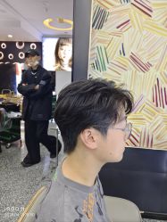-藤野造型·烫·染发型设计店