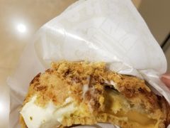 肉松咸蛋黄流心-西树泡芙(蓝色港湾店)