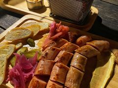 自制招牌香肠拼盘-Boxing Cat Brewery拳击猫精酿啤酒馆(永福店)