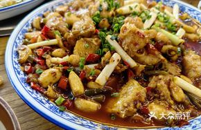 Braised Big Catfish with Garlic