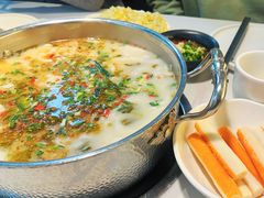 -德林酸菜鱼火锅(南丹店)