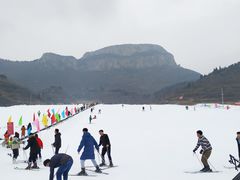 -济南卧虎山滑雪场