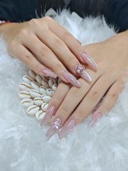 -馨儿·美甲美睫